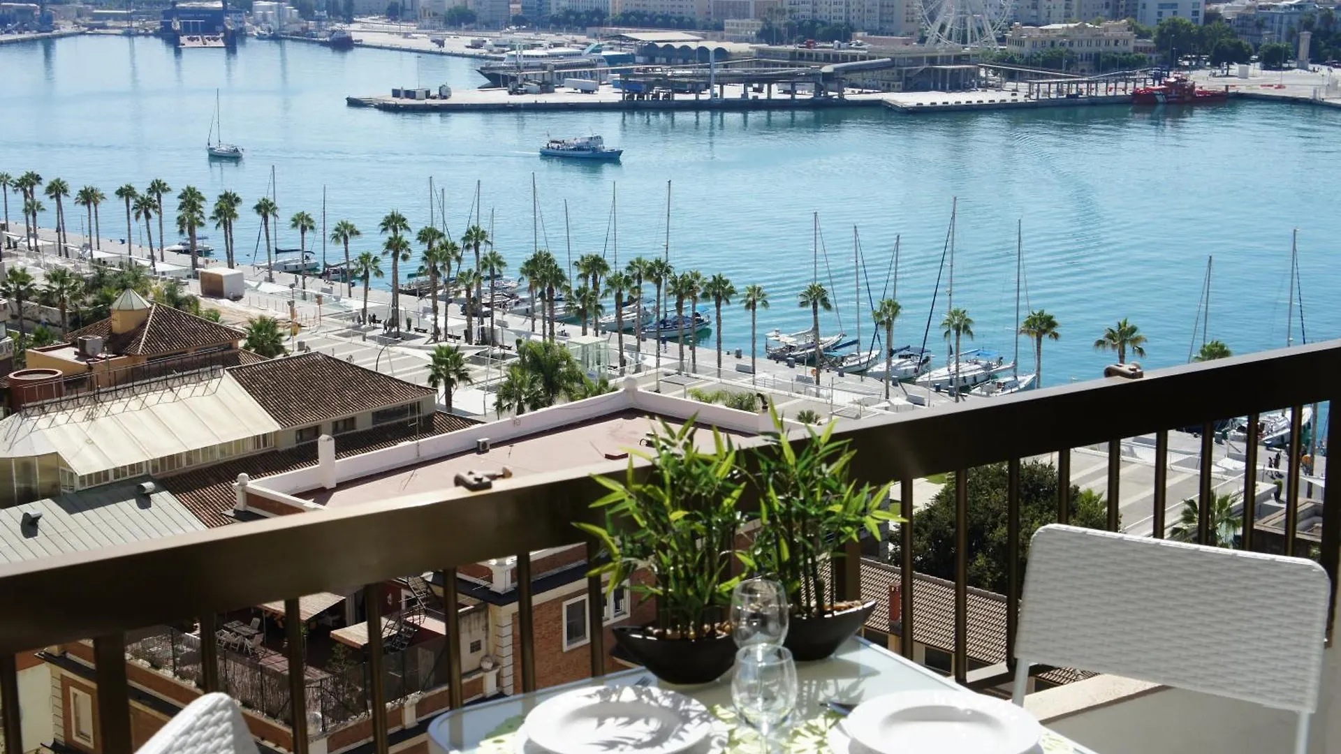 Malaga Center Flat Exclusive Malagueta Beach contacts